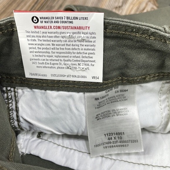 Wrangler Five Star Epic Soft Relaxed Fit Cargo Shorts Size 44 With 10” Inseam - Picture 9 of 10